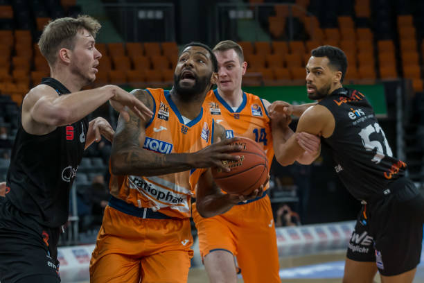 更是一段重 更是一段重