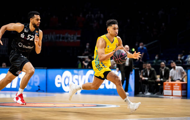 在大俱乐部 在大俱乐部